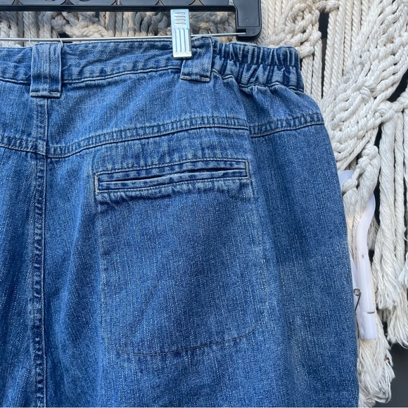 ERIKA KELLY APPAREL Patchwork Vintage Hankies & Lace Hand Sewn Denim Shorts - Picture 11 of 14